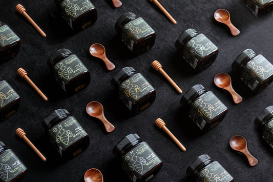 What Does Mānuka Honey UMF 20+ Actually Mean? Understanding the Benefits of High-Grade Mānuka Honey